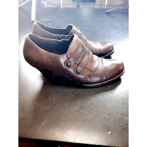 Born Kerri Women‎ 11M/W Brown Leather Button Strap Heels Comfort Round Toe Shoes